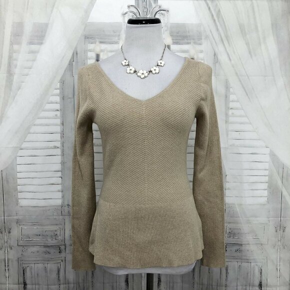 White House Black Market WHBM Small Beige Gold V Neck Peplum Sweater Knit Wool - Picture 1 of 7